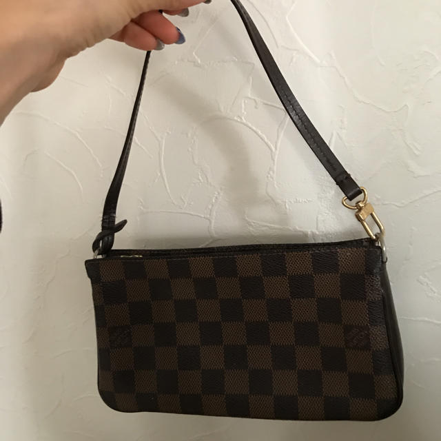 LOUIS VUITTON(ルイヴィトン)のダミエ ショルダー ポーチ  レディースのバッグ(クラッチバッグ)の商品写真