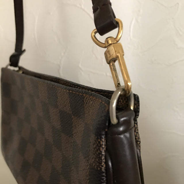 LOUIS VUITTON(ルイヴィトン)のダミエ ショルダー ポーチ  レディースのバッグ(クラッチバッグ)の商品写真