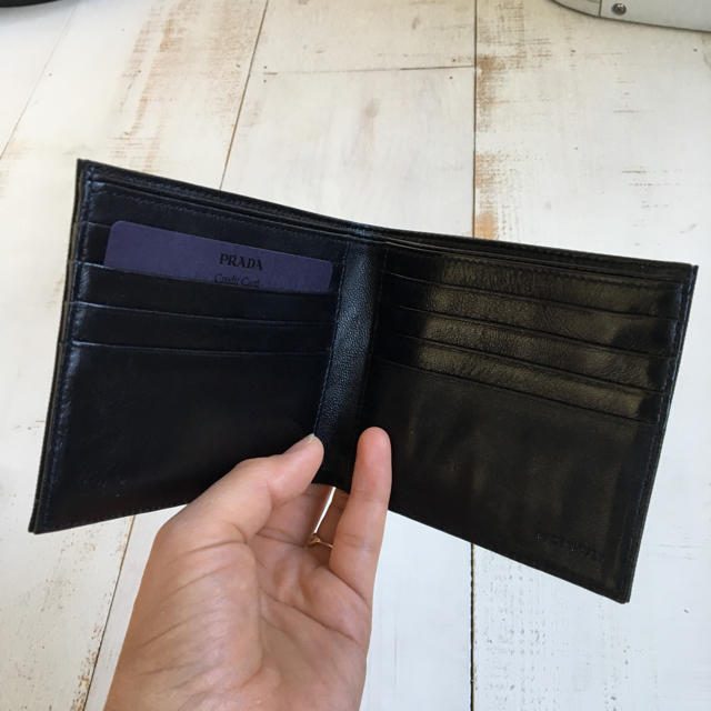 PRADA(プラダ)のプラダ   PRADA 二つ折り財布 スカル  メンズのファッション小物(折り財布)の商品写真