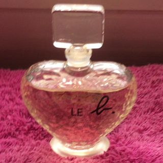 アニエスベー(agnes b.)のアニエス b. LE b.オードトワレ 30ml 美品(香水(女性用))