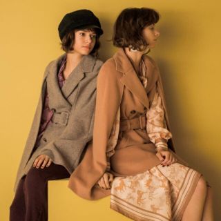 美品 リリーブラウン ホース 馬柄 ブラウス