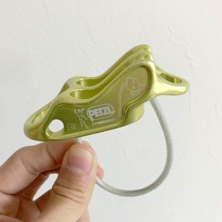 ペツル(PETZL)のペツル ／ビレイデバイス 　ルベルソ4(登山用品)