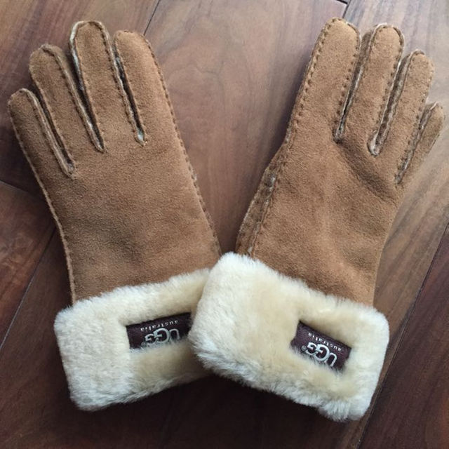 売り尽 UGG 手袋 美品 - www.tauntonscrapmetal.com