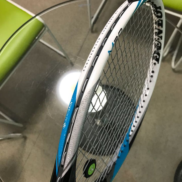 DUNLOP(ダンロップ)のダンロップ バイオミメティックM2.0  グリップ2 中古 スポーツ/アウトドアのテニス(その他)の商品写真