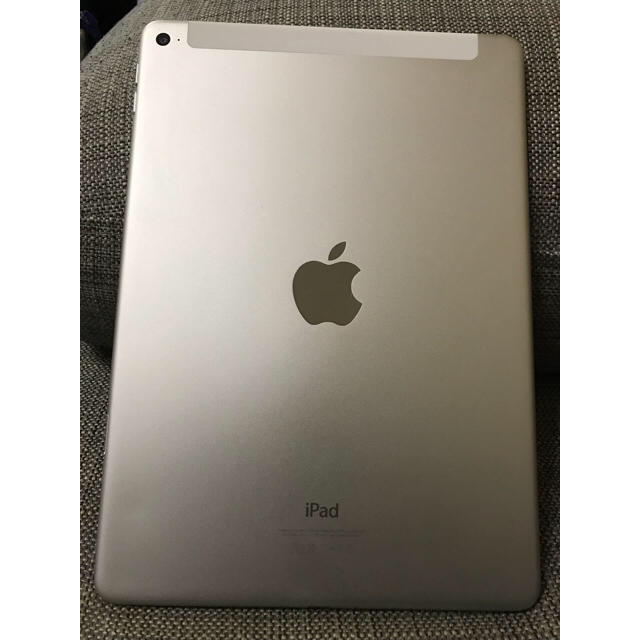 iPad(アイパッド)のiPad Air2 Cellular 64GB シルバー スマホ/家電/カメラのPC/タブレット(タブレット)の商品写真