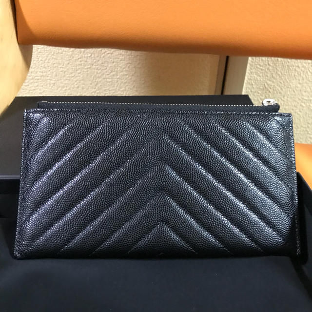 CHANEL(シャネル)の【正規品】週末限定出品  シェブロンマチナシ長財布 レディースのファッション小物(財布)の商品写真