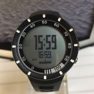 スント(SUUNTO)の【美品】スント クエスト ブラック GPS パック（日本正規品、保証書付） (腕時計(デジタル))