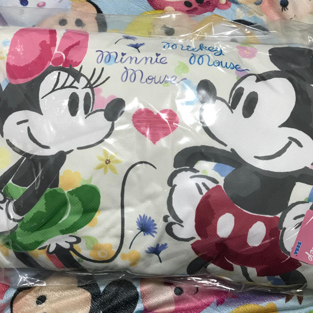 Disney(ディズニー)の❤️新品ミッキー&ミニープレミアムさらさらまくら❤️最終値下げ キッズ/ベビー/マタニティの寝具/家具(枕)の商品写真