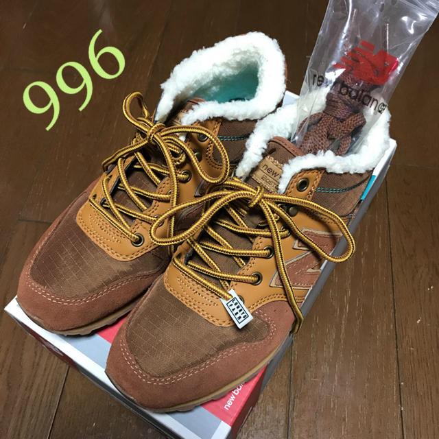 New Balance(ニューバランス)のBerry さま専用です❣️  ９９６  ローリーズファーム コラボ  ２３.５ レディースの靴/シューズ(スニーカー)の商品写真