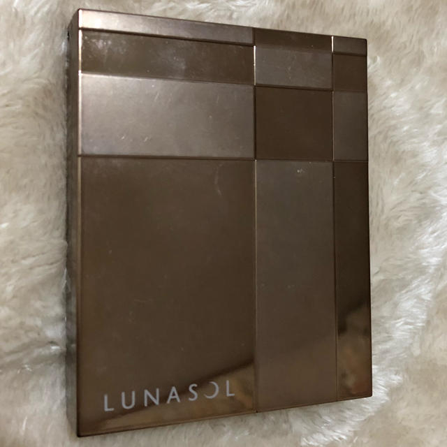 LUNASOL(ルナソル)のLUNASOL セレクション ドゥ ショコラアイズ 01 コスメ/美容のベースメイク/化粧品(アイシャドウ)の商品写真