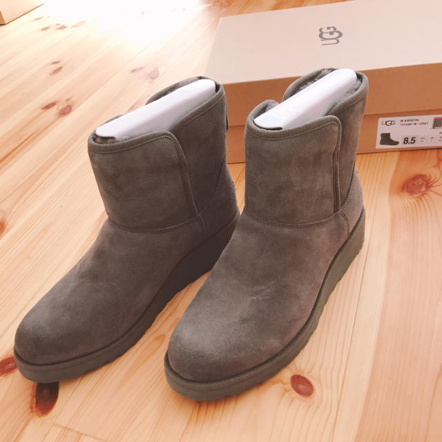 UGG(アグ)のUGG ムートンブーツ レディース   新品   レディースの靴/シューズ(ブーツ)の商品写真