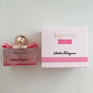 フェラガモ(Ferragamo)のフェラガモ 香水 Signorina in fore 30ml(香水(女性用))