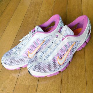 ナイキ(NIKE)のNIKE スニーカー ホワイト×ピンク×オレンジ(スニーカー)