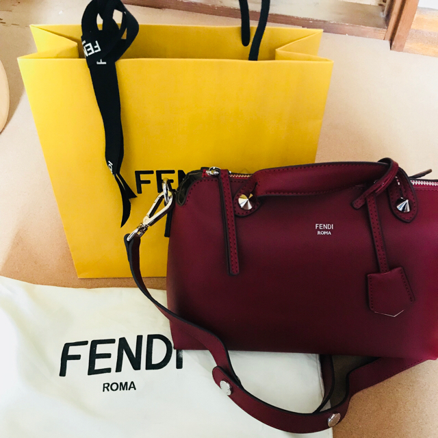 世界的に有名な フェンディ 美品 milk - FENDI バイザウェイ スモール