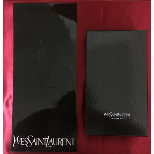 Yves Saint Laurent Beaute(イヴサンローランボーテ)の美品 イヴサンローラン 赤 水色 ストライプ オシャレ かっこいい ネクタイ メンズのファッション小物(ネクタイ)の商品写真