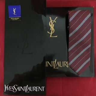 イヴサンローランボーテ(Yves Saint Laurent Beaute)の美品 イヴサンローラン 赤 水色 ストライプ オシャレ かっこいい ネクタイ(ネクタイ)