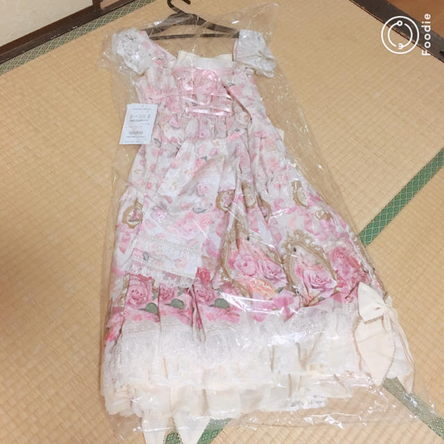 Angelic Pretty(アンジェリックプリティー)のrose museum ティアードJSKアイボリー レディースのワンピース(ひざ丈ワンピース)の商品写真