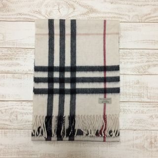 BURBERRY(ホワイト/白色系)のフリマアイテム一覧 BURBERRY(ホワイト/白色系)のフリマアイテム一覧