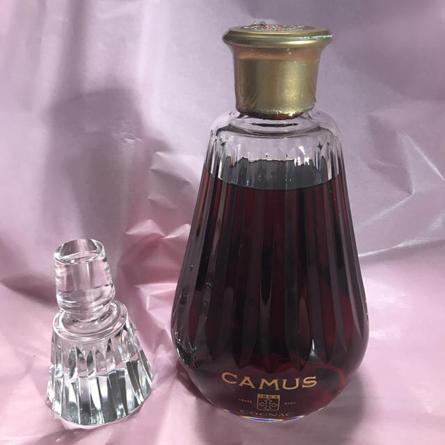 Baccarat(バカラ)のCAMUS COGNAC  baccaratボトル 未開封 食品/飲料/酒の酒(ブランデー)の商品写真