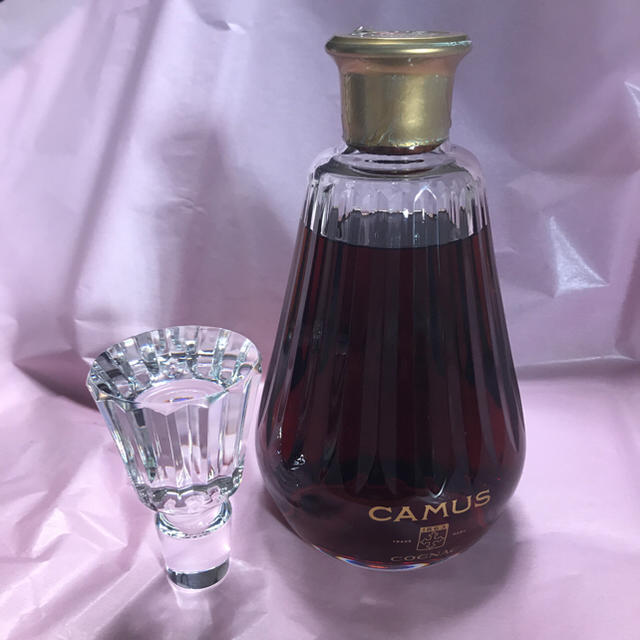 Baccarat(バカラ)のCAMUS COGNAC  baccaratボトル 未開封 食品/飲料/酒の酒(ブランデー)の商品写真