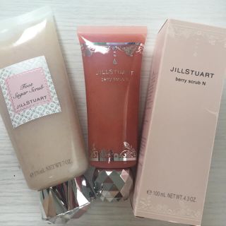 ジルスチュアート(JILLSTUART)のジルスチュアート❤︎新品未使用スクラブセット❤︎(タオル/バス用品)