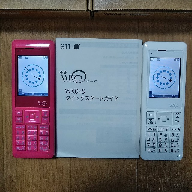 持ち込み契約可Y!mobile,WX04S,2台赤&白セット！ スマホ/家電/カメラのスマートフォン/携帯電話(PHS本体)の商品写真