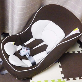 【送料込】コンビ  コッコロS　チャイルドシート 新生児 取付簡単 超軽量