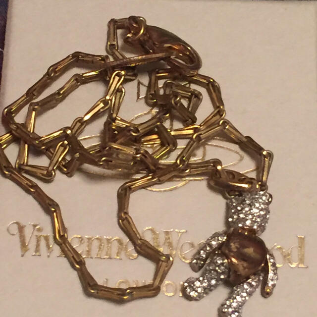 Vivienne Westwood(ヴィヴィアンウエストウッド)のヴィヴィアンウエストウッド テディベアネックレス レディースのアクセサリー(ネックレス)の商品写真