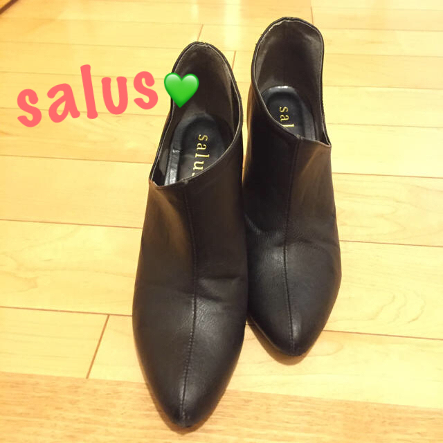 salus(サルース)のショートブーツ ブラック レディースの靴/シューズ(ブーツ)の商品写真