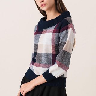 バーバリーブルーレーベル(BURBERRY BLUE LABEL)のブルーレーベルクレストブリッジ今期オフショルニット中古(ニット/セーター)