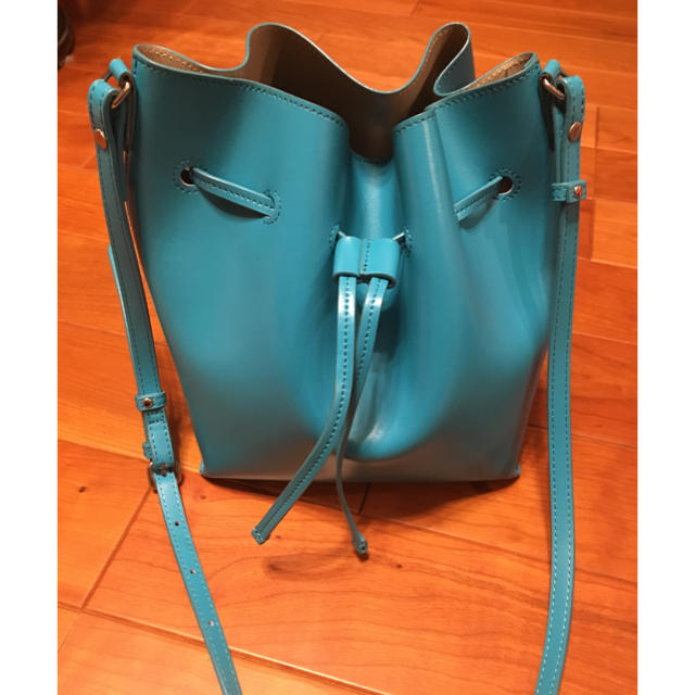 YAHKI／レザーショルダーバッグ レディースのバッグ(ショルダーバッグ)の商品写真