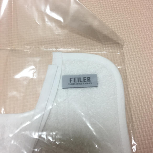 FEILER(フェイラー)の新品未使用♡フェイラースタイ 小人さん キッズ/ベビー/マタニティのこども用ファッション小物(ベビースタイ/よだれかけ)の商品写真