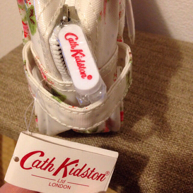 Cath Kidston(キャスキッドソン)の新品タグ付き Cath kidston WashBag レディースのファッション小物(ポーチ)の商品写真