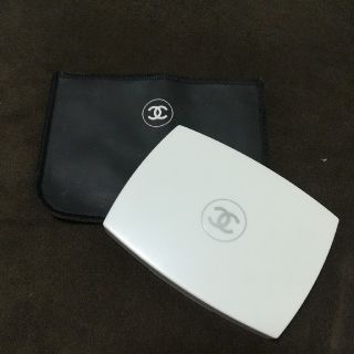 シャネル(CHANEL)の★CHANEL★【シャネル　中古品】パウダリーファンデーション　(ファンデーション)