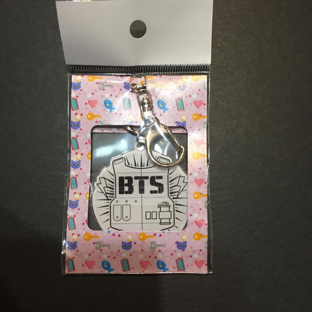 防弾少年団(BTS) - 【新品未開封】防弾少年団 BTS 防弾チョッキ ロゴ キーホルダーの通販 by Koo【発送お休み中】｜ボウダン