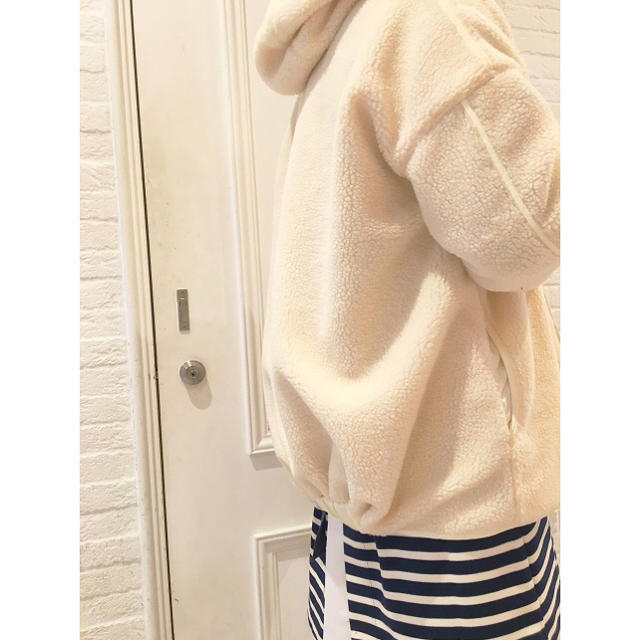 MILKFED.(ミルクフェド)のMILKFED fluffy zip up hoodie ボアパーカージャンバー レディースのジャケット/アウター(ブルゾン)の商品写真