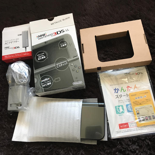 ニンテンドー3DS(ニンテンドー3DS)の3DSLL 美品 メタリックブラック エンタメ/ホビーのゲームソフト/ゲーム機本体(携帯用ゲーム機本体)の商品写真