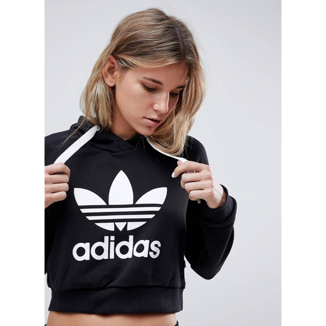 adidas(アディダス)の【 Lサイズ 】新品タグ付き トラックパンツ クロップドパーカー セット レディースのパンツ(その他)の商品写真