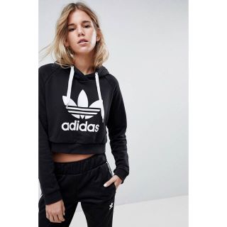 アディダス(adidas)の【 Mサイズ】新品タグ付き アディダス adidas クロップフーディー(パーカー)