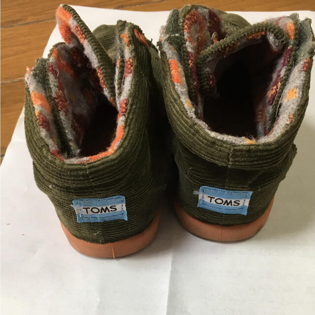 TOMS(トムズ)の美品 TOMS コーデュロイ シューズ 15cm キッズ/ベビー/マタニティのキッズ靴/シューズ(15cm~)(スニーカー)の商品写真