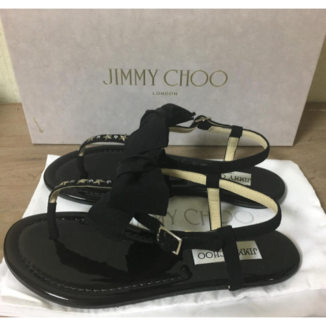 JIMMY CHOO(ジミーチュウ)の新品未使用 JIMMY CHOO スタッズ&リボン付きサンダル 35 レディースの靴/シューズ(サンダル)の商品写真