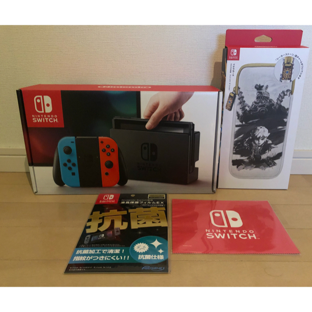 Nintendo Switch(ニンテンドースイッチ)のNintendo Switch 本体 ネオンブルー/レッド 中古美品 ケース付 エンタメ/ホビーのゲームソフト/ゲーム機本体(家庭用ゲーム機本体)の商品写真