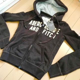 Abercrombie&Fitch - 新品 アバクロ 裏起毛パーカー Sの通販 by