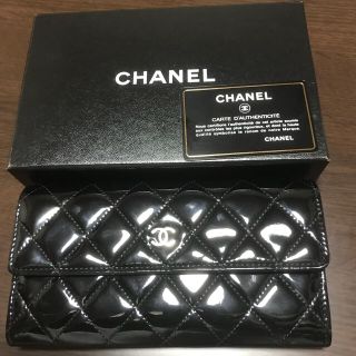 シャネル(CHANEL)のCHANEL エナメル長財布(財布)