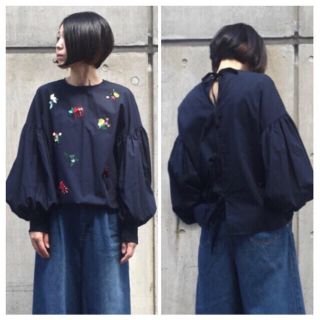 ミュベールワーク(MUVEIL WORK)の今期 2017AW☆ MUVEIL ギャザースリーブブラウス ネイビー (シャツ/ブラウス(長袖/七分))