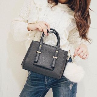 リエンダ(rienda)のrienda  新作 フラップショルダーBAG Fファーチャーム付き(ショルダーバッグ)