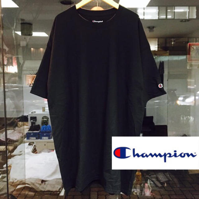 Champion(チャンピオン)のブラック/2XL  Champion チャンピオン ビックTシャツ 半袖 メンズ メンズのトップス(Tシャツ/カットソー(半袖/袖なし))の商品写真