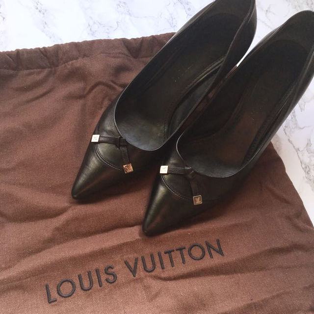LOUIS VUITTON(ルイヴィトン)のルイヴィトン パンプス オフィス ヒール ブーツ ブラック 37 24 レディースの靴/シューズ(ハイヒール/パンプス)の商品写真
