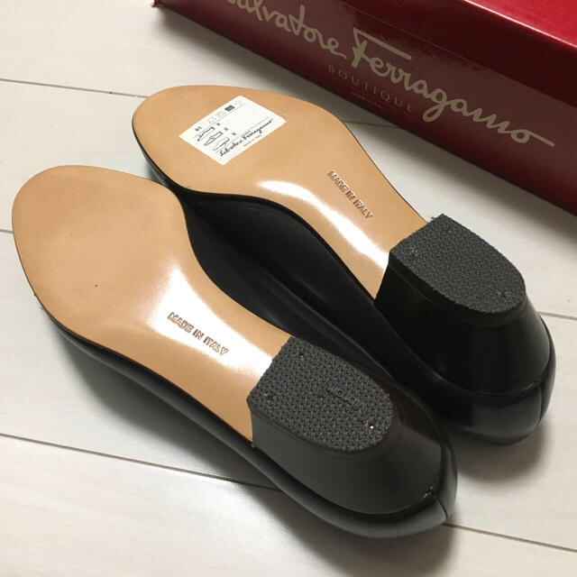 Ferragamo(フェラガモ)のフェラガモ リボンパンプス 美品 レディースの靴/シューズ(ハイヒール/パンプス)の商品写真