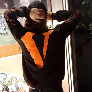 オフホワイト(OFF-WHITE)の大感謝の2000円off Vlone×off white トレーナー スウェット(スウェット)